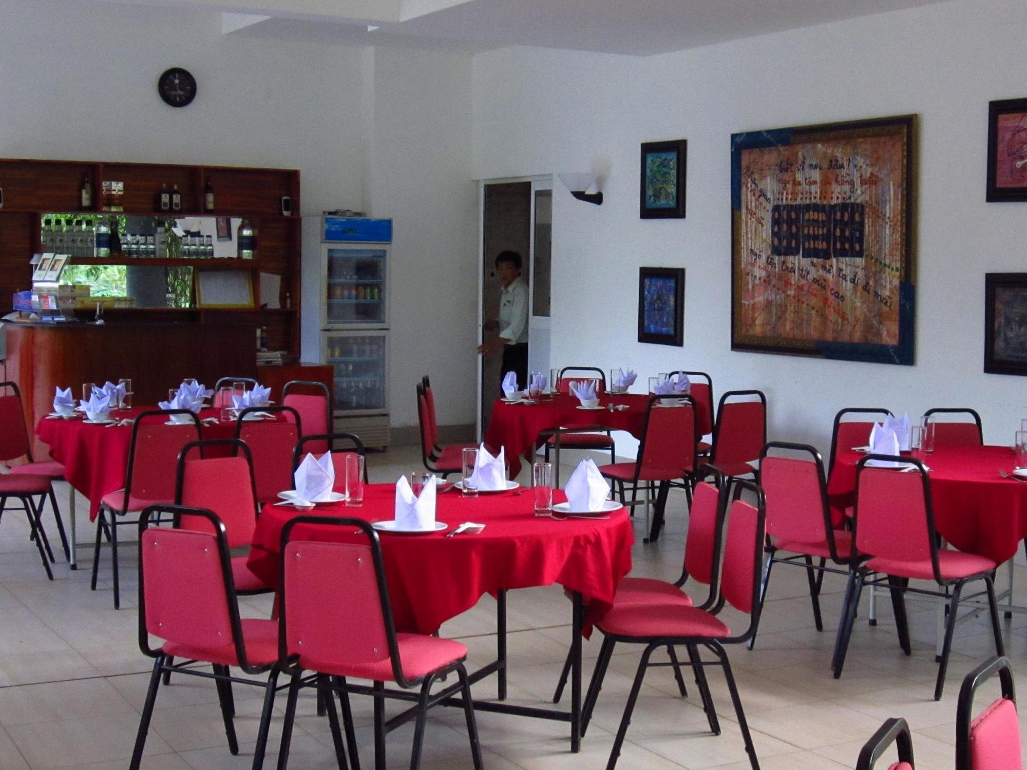Sai Gon Phong Nha Hotel Донг Хой Екстериор снимка
