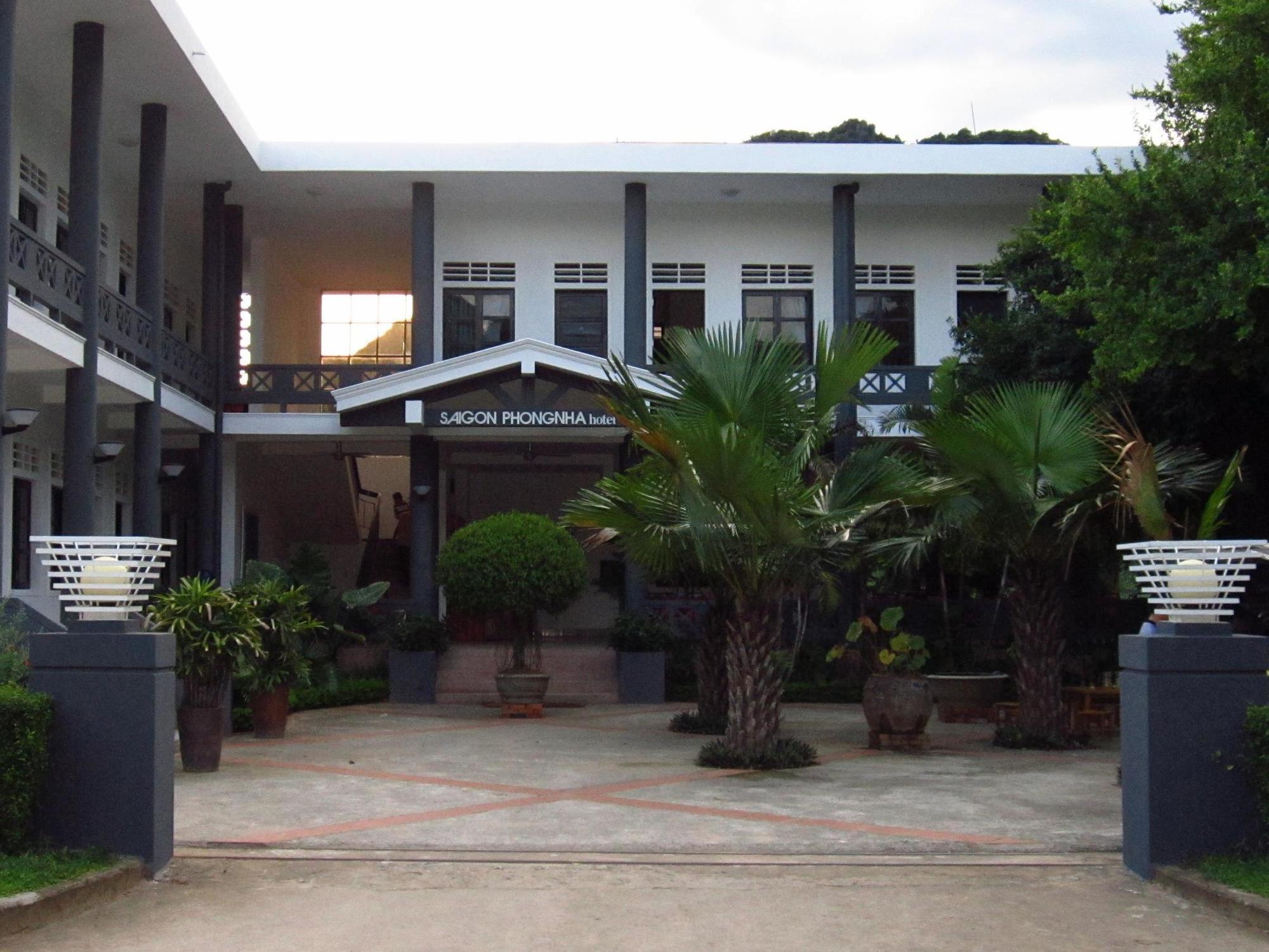 Sai Gon Phong Nha Hotel Донг Хой Екстериор снимка